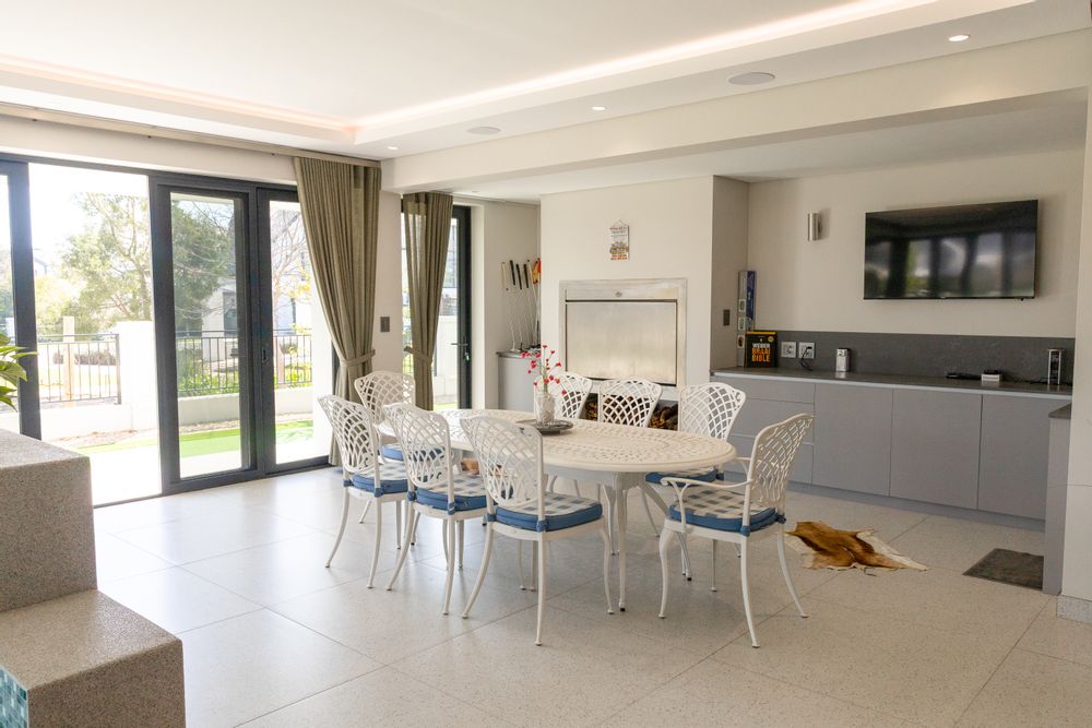 Entertainment area enclosed