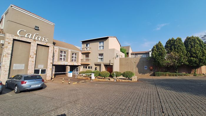 Ground Floor Apartment in Montgomery Park: 24/7 Security, Close to Amenities, For Sale.