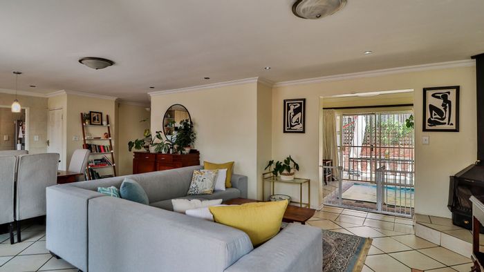 Newlands Townhouse For Sale: 3 bedrooms, secure complex, close to amenities.