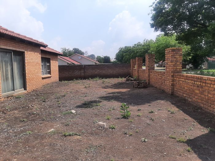 5-Bedroom House For Sale in Bakerton with Double Garage and Ample Space.