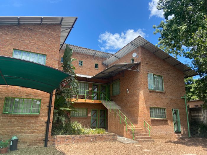 1 Bedroom Apartment To Rent in Nelspruit Ext 4 with carport and open plan living.