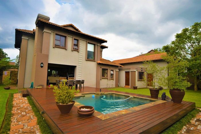 3 Bedroom House To Rent in Oppikoppi Estate with pool, garages, and pet-friendly.
