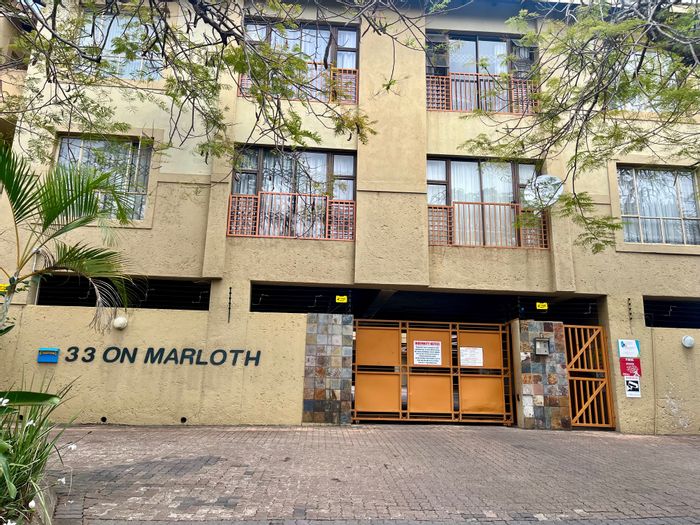 2-Bedroom Apartment in Nelspruit Ext 2 To Rent with Carport, Open Plan Living.