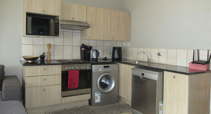 For Sale: Apartment in Ferndale with pool, clubhouse, and 24-hour security.