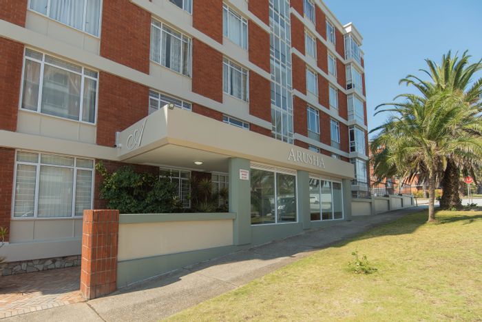 Humewood Apartment For Sale: 2 Bedrooms, 2 Bathrooms, Enclosed Balcony, Underground Parking.