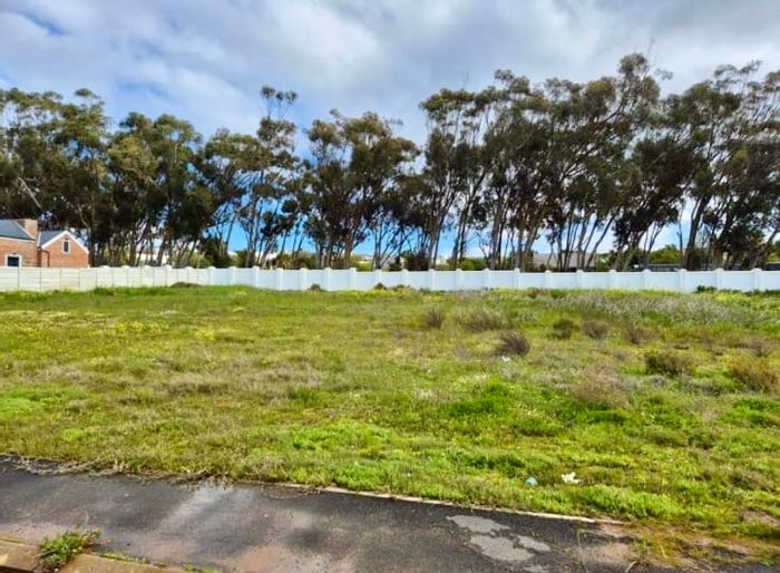Vacant Land Residential in Darling Central for Sale - 801m², near trails and schools.