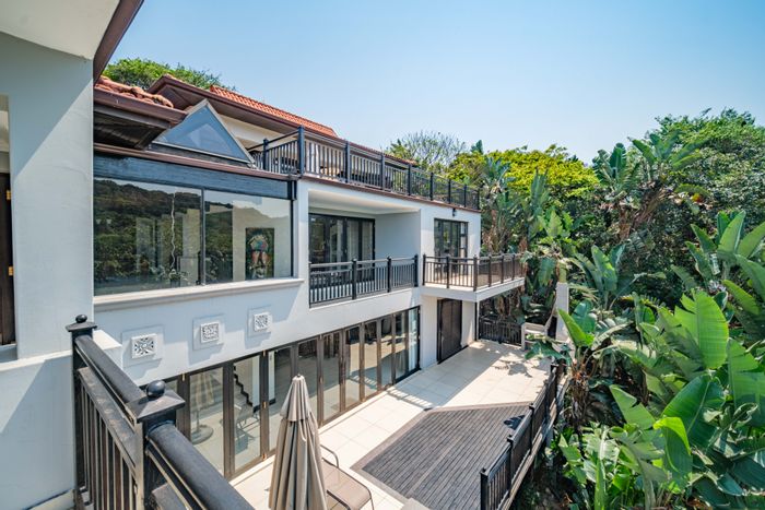Zimbali House For Sale: 6 bedrooms, private pool, beach access, entertainment wing.