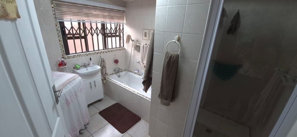 Flatlet Guest Bathroom