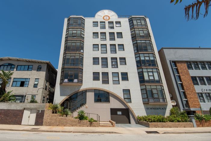 Spacious 3-bedroom apartment in Humewood, for sale with parking and amenities.