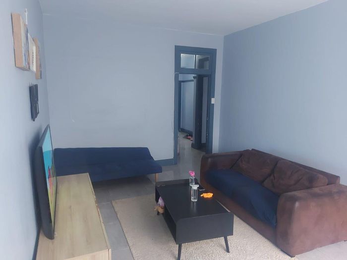 Musgrave Apartment To Rent: 2.5 bedrooms, secure complex, garage, near amenities.