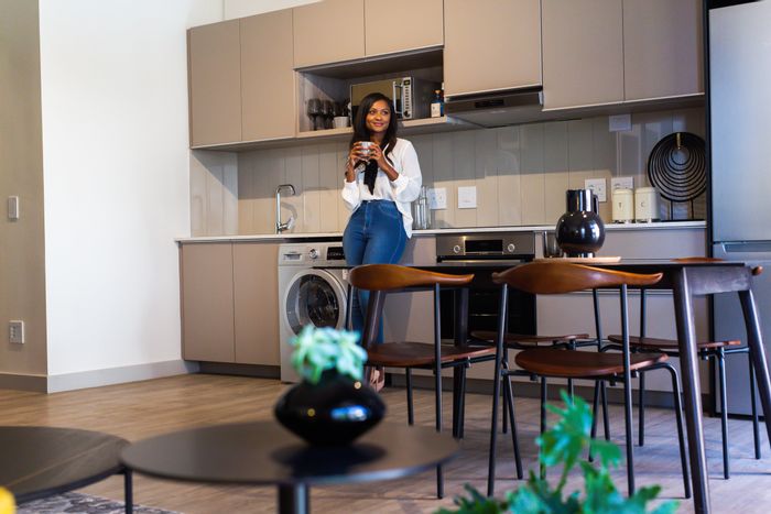 Garden Apartment with Rooftop Pool and 24-Hour Security in Sandown For Sale