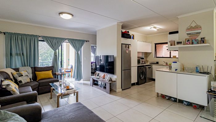 For Sale: 3-bedroom apartment in Kyalami Hills with security, fitness center, and pool.