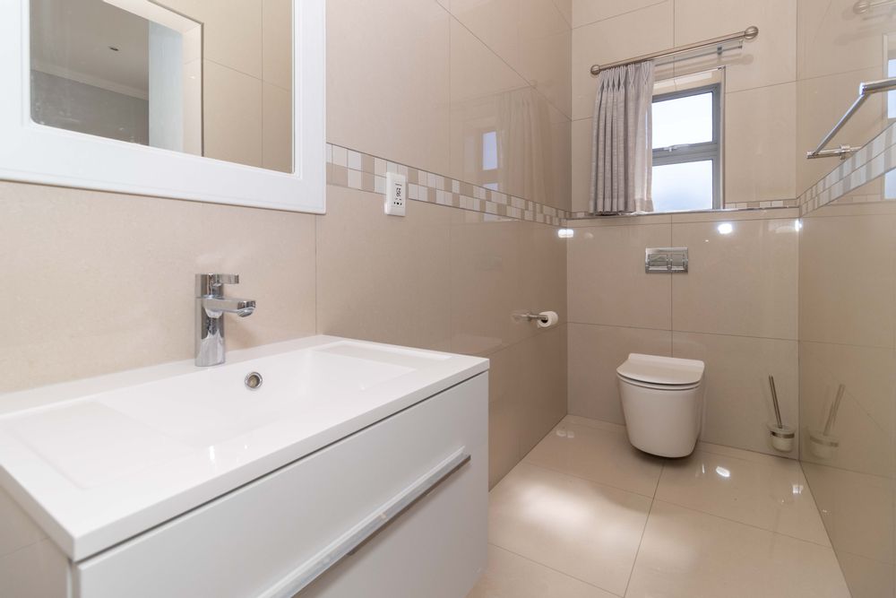 2nd Bedroom en-suite