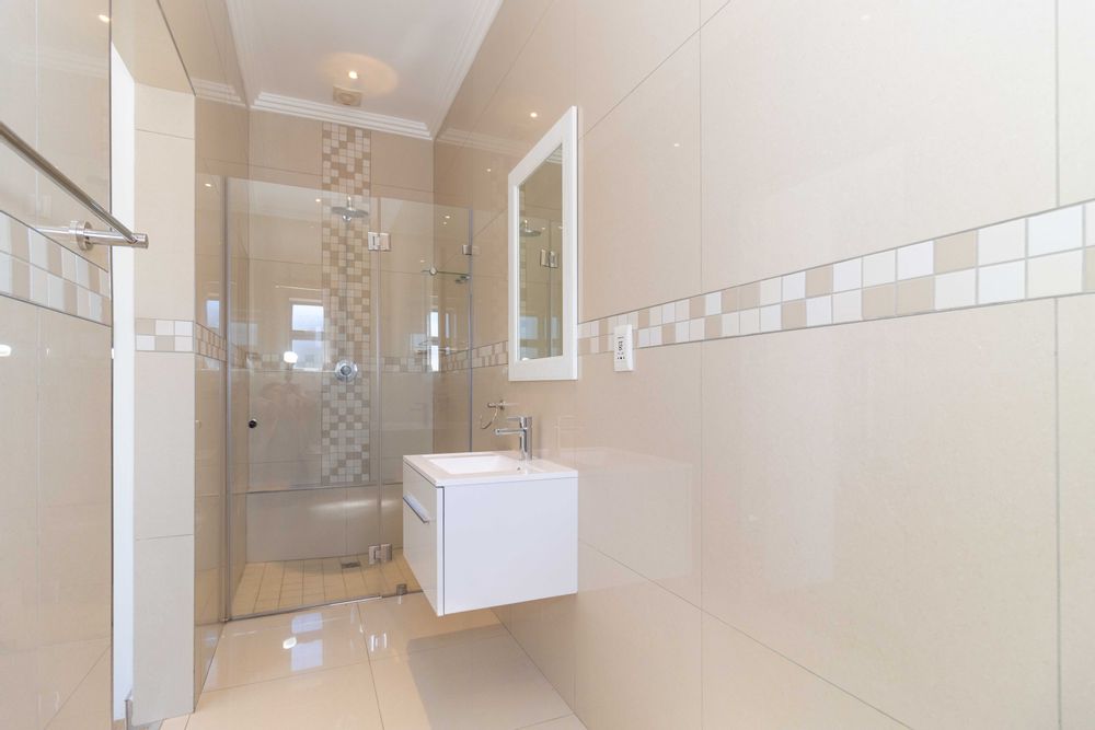 En-suite bathroom 2nd Bedroom