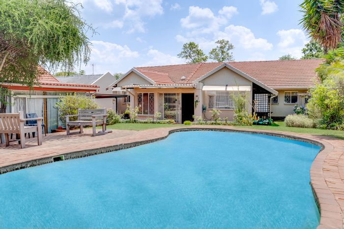 Robindale House For Sale: Pool, cottage, workshop, and spacious garden.