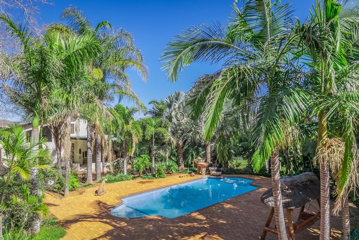 For Sale: Zuurplaat AH Farm with multiple homes, pools, and income potential.