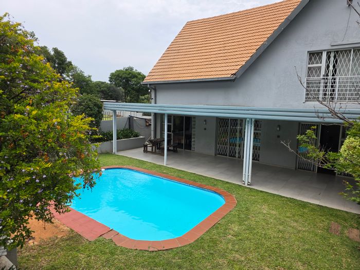 Schoemansville House For Sale: 6 bedrooms, dual kitchens, development-ready for 8 flatlets.