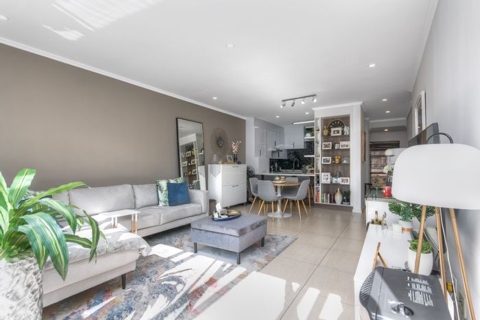 For Sale: Morningside Apartment with 2 beds, pool access, and secure parking.