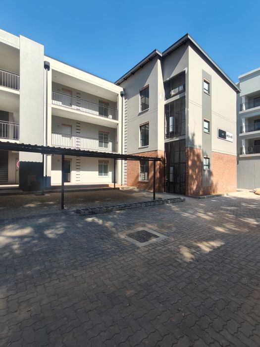 Edenburg Apartment For Sale: 2 Bedrooms, Rooftop Solar, Prime Location, Secure Living.