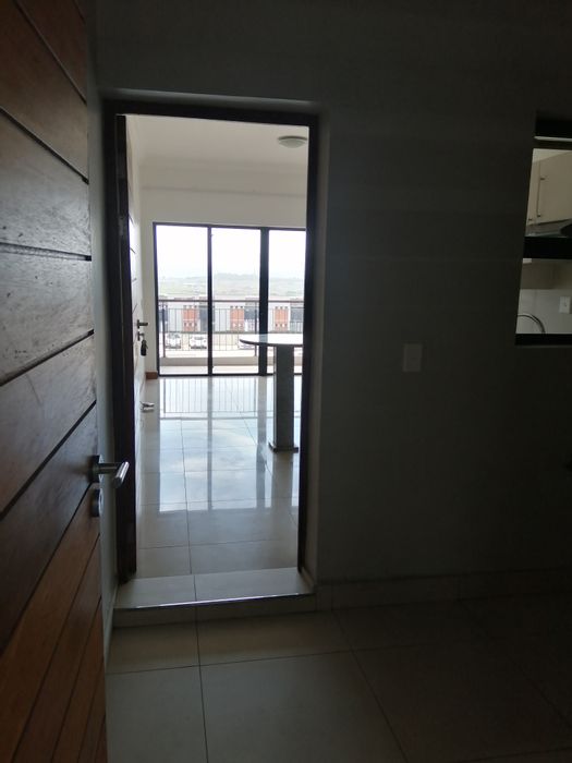 2 Bed, 2 Bath Apartment To Rent in Umhlanga Central with pool, gym, and security.