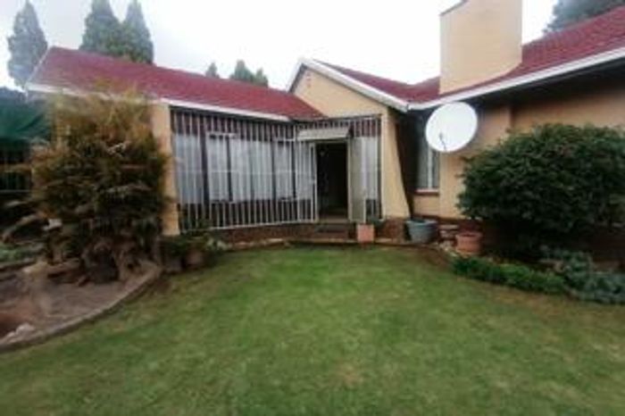 For Sale: House in Kempton Park Ext 5 with 4 beds, security, and parking.