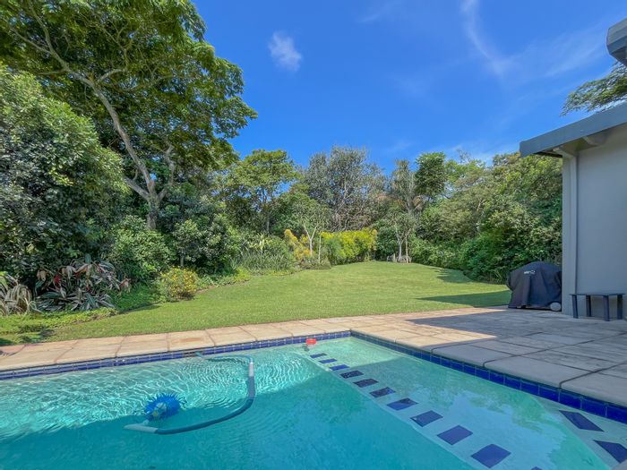 For Sale: House in Brooklyn Estate with 4 beds, pool, and 24-hour security.