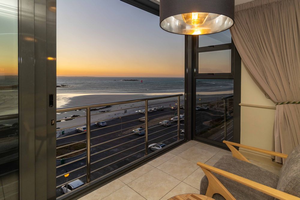 Sliding doors open view