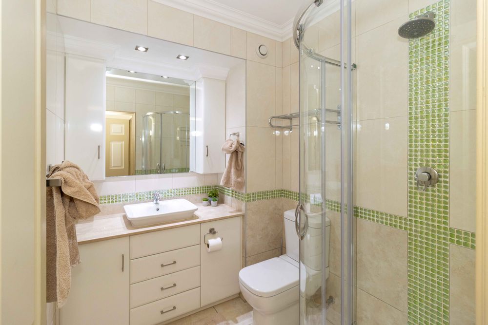 2nd Bedroom En-suite