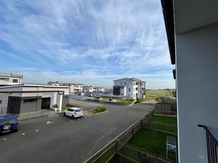 2-Bedroom Apartment To Rent in Ballito Central with Pool Access and Parking.