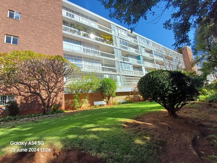 Killarney Apartment For Sale: 2 Bedrooms, Private Balcony, Close to Amenities.
