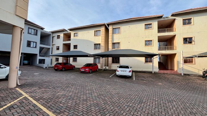 1 Bedroom Apartment To Rent in Nelspruit Ext 2 with balcony and carport.
