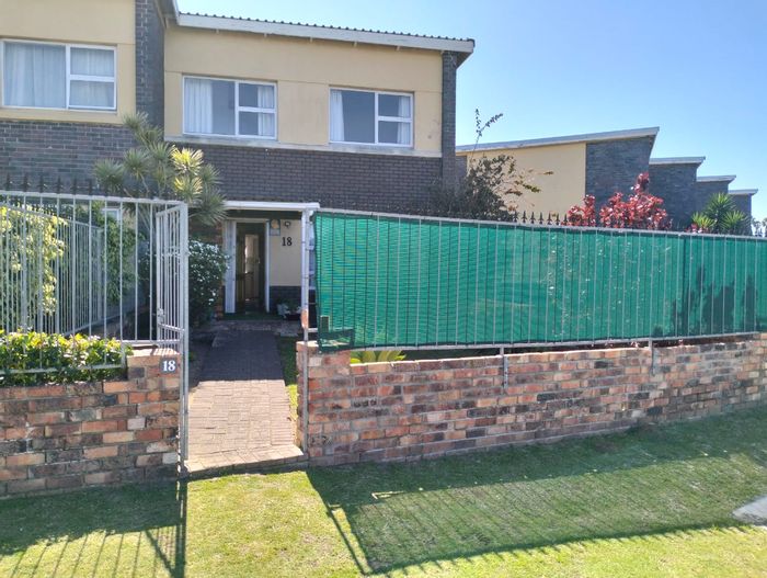 For Sale: 3-Bedroom Townhouse in Taybank with enclosed garden and carport.