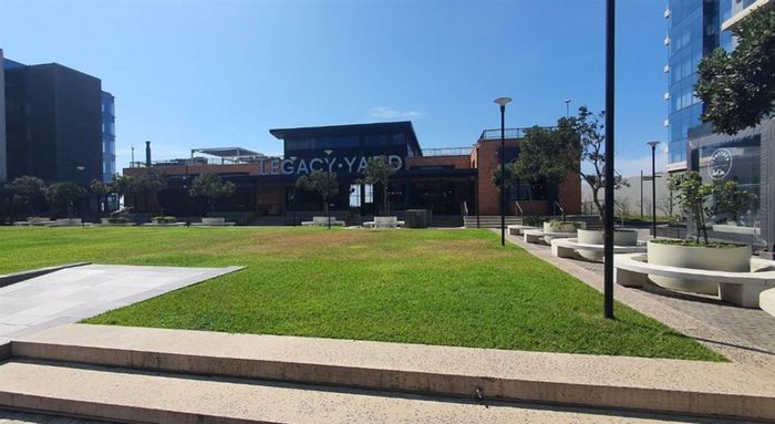 1-Bedroom Apartment To Rent in Umhlanga Ridge with Sea Views and 24h Security.