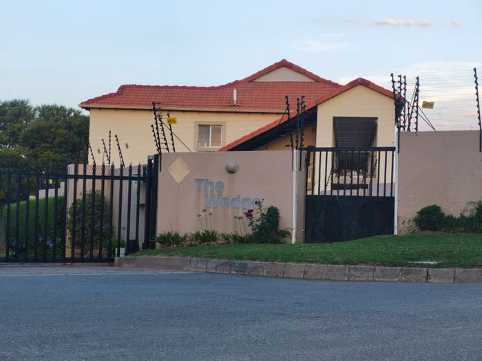 1-Bedroom Apartment To Rent in Honeydew with Secure Complex and Private Balcony.