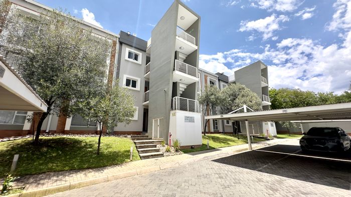 Bryanston Apartment To Rent: 2 Beds, Garden, Patio, Prepaid Utilities, Secure Complex.