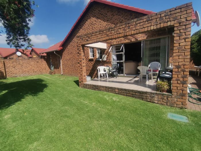 For Sale: 3-Bedroom Townhouse in Randhart with private garden and double garage.