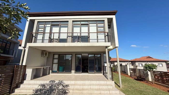 Izinga House For Sale: Spacious 6-bed, entertainment areas, secure estate living.