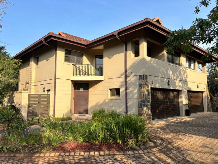 Zimbali Townhouse For Sale: 4 beds, pool, golf access, rental income potential.