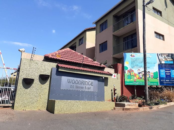 Montclair Apartment For Sale: 1 bed, pool, security, near schools and transport.