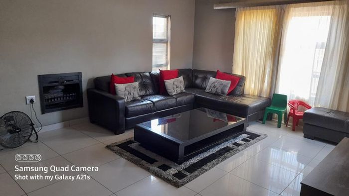 For Sale: House in Willow Park with 3 bedrooms, study, double garage, and security.