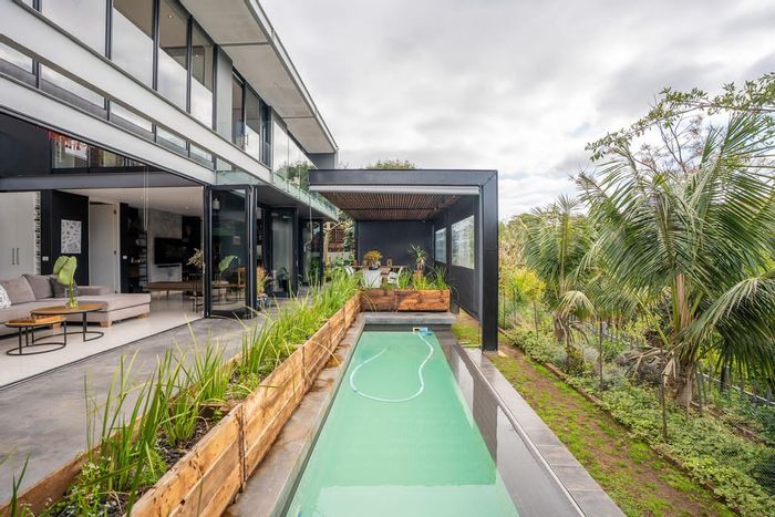 Kamma Creek House For Sale: Panoramic views, pool, guest suite, sustainable features.