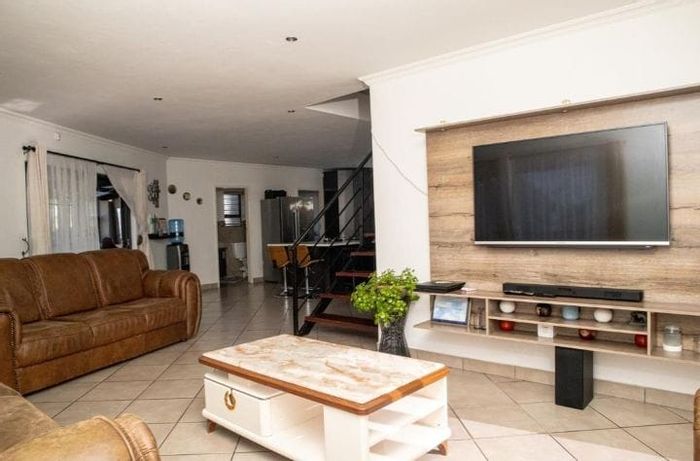 Terenure House For Sale: 4 Bedrooms, Pool, Double Garage, Open Plan Living.