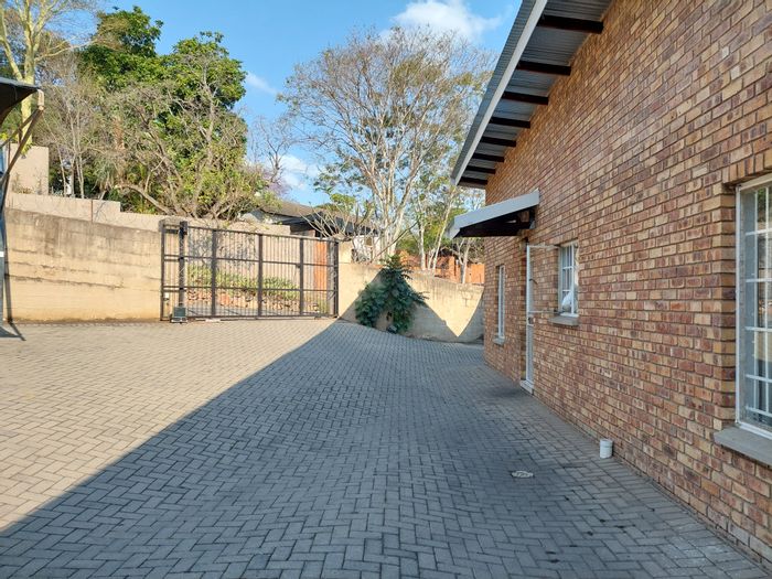 2 Bedroom Apartment To Rent in Nelspruit Ext 2 with Carport and Open Plan Living.