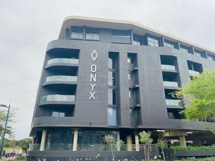 Umhlanga Ridge Apartment To Rent: 1 Bed, 1 Bath, balcony, secure complex, parking.