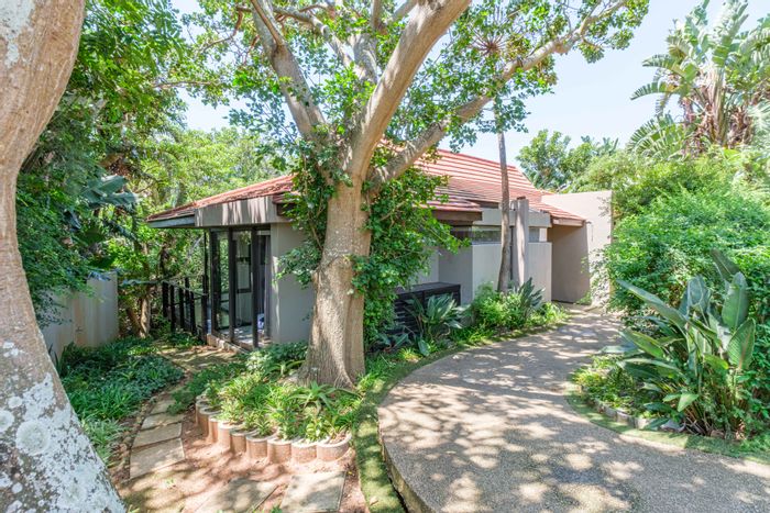 Zimbali Townhouse For Sale: 3 beds, pool, golf course, 24/7 security.