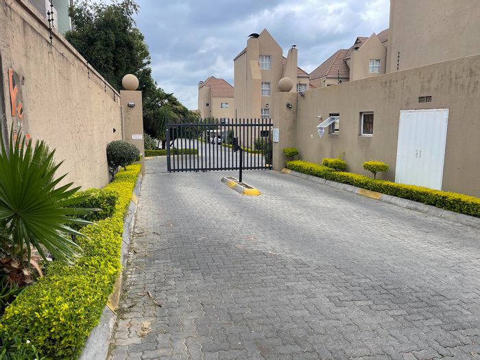 2 Bedroom Apartment For Sale in Ferndale with security, patio, and prepaid electricity.