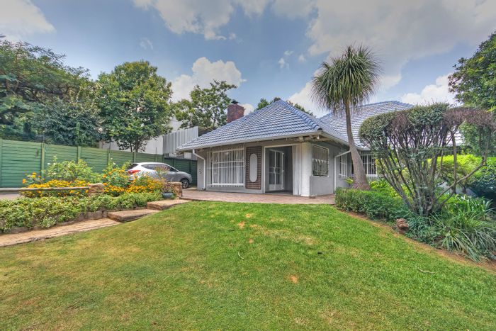 Bramley House For Sale: 4 Bedrooms, Pool, Staff Accommodation, Ample Parking.