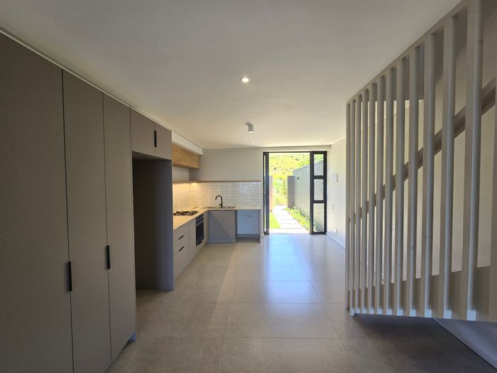 Zululami Luxury Coastal Estate Townhouse To Rent: 2 bed, sea views, pet-friendly.