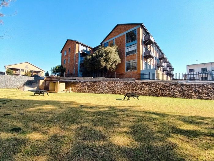 Braamfontein Werf Apartment For Sale: Tenant-occupied, secure, and close to amenities.