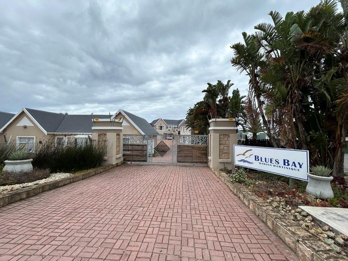 Coastal apartment for sale in Marina Martinique with pool, beach access, and parking.